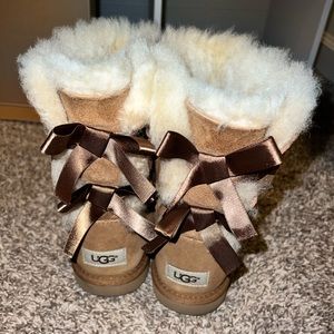 Ugg Bailey(Sz 6.5 W/5Y)